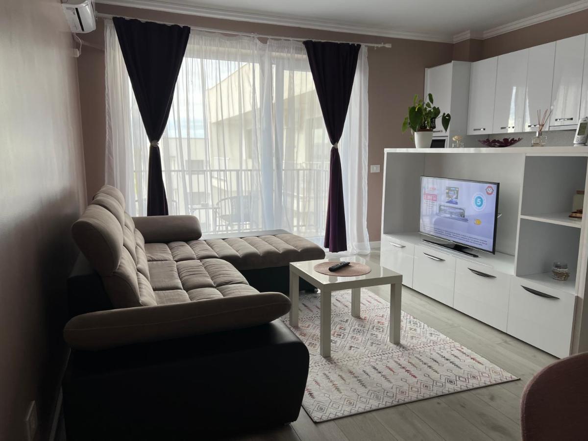 Emma'S Place Oradea Bagian luar foto